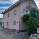 Apartment Prskalo - *
